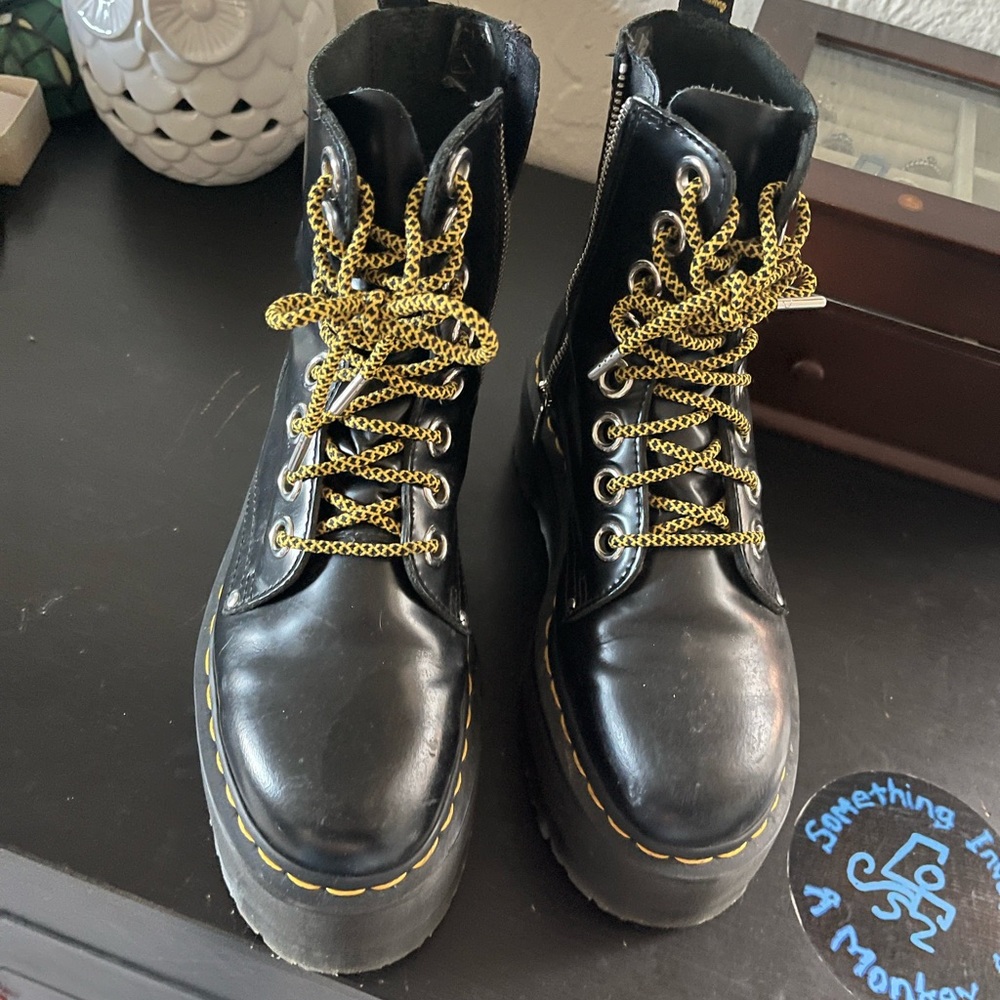 Dr. martens max platform boots